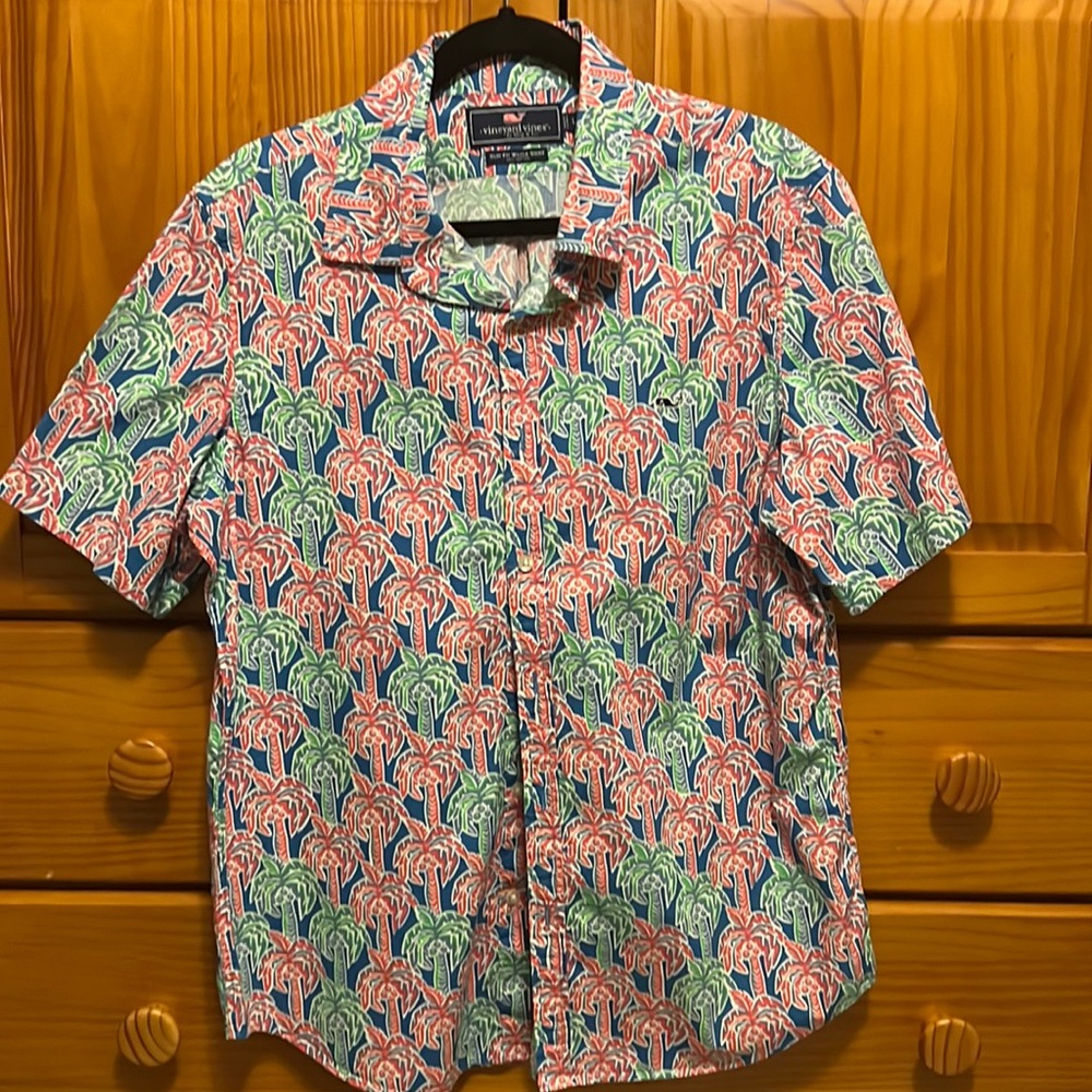 Like new vineyard vines button down large